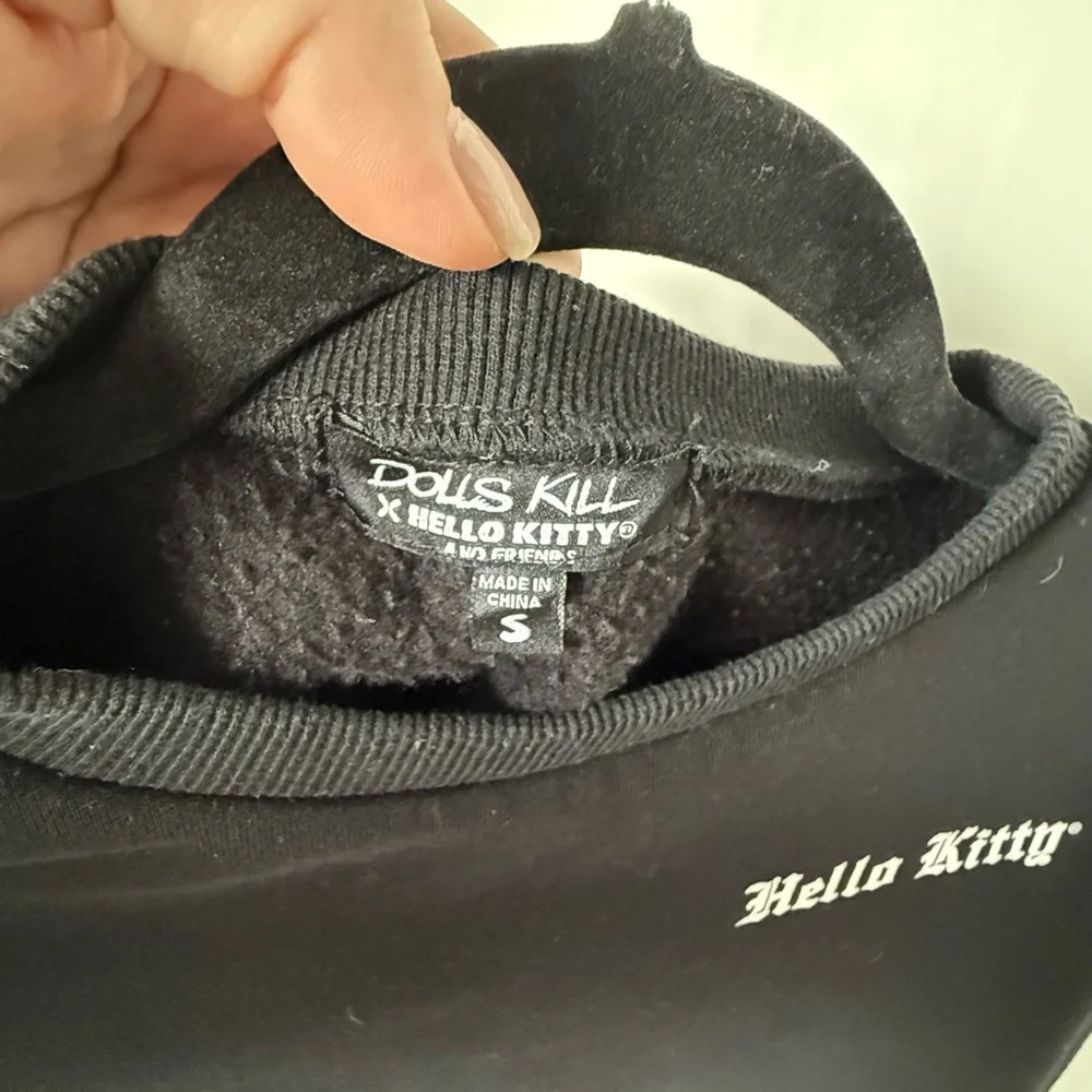 Dolls Kill x Hello Kitty cropped sweatshirt size small - Picture 4 of 4